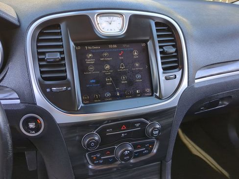 Used 2019 Chrysler 300 Touring w/ Sport Appearance Package image 24