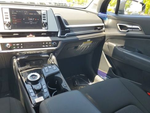 New 2025 Kia Sportage LX image 10