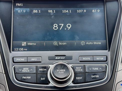 Used 2015 Hyundai Santa Fe Sport w/ Option Group 04 AWD/4WD image 29