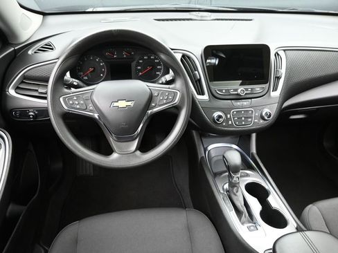 Used 2024 Chevrolet Malibu LT image 11