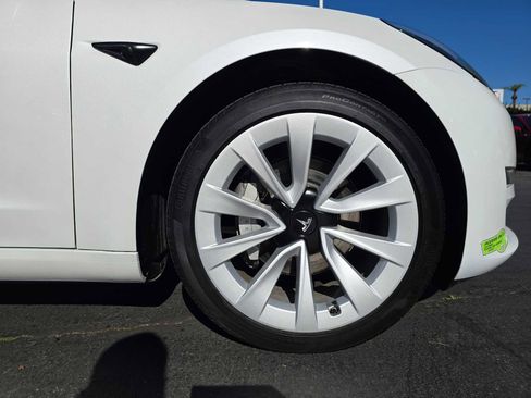 Used 2023 Tesla Model 3 Standard Range image 9