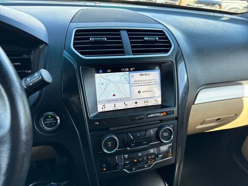 Used 2017 Ford Explorer XLT w/ Equipment Group 202A image 20