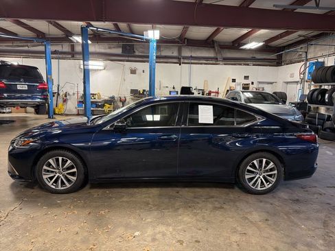 Used 2020 Lexus ES 350 w/ Accessory Package 2 image 2