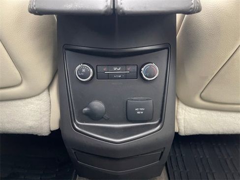 Used 2013 Lincoln MKT AWD image 23