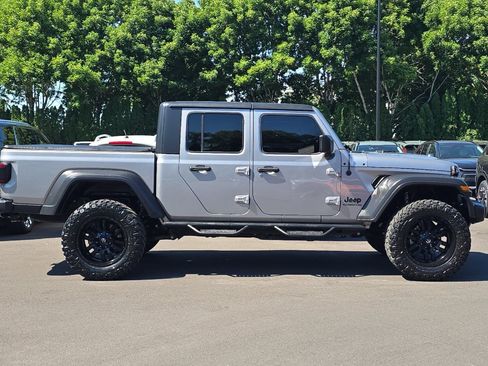 Used 2020 Jeep Gladiator Sport w/ Quick Order Package 24S AWD/4WD image 3