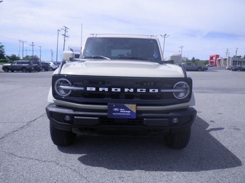 Certified 2025 Ford Bronco Outer Banks AWD/4WD image 2