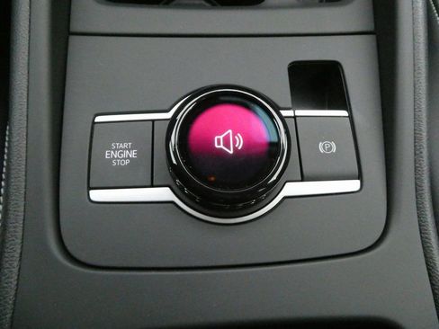 New 2026 Volkswagen Tiguan SE AWD/4WD image 8