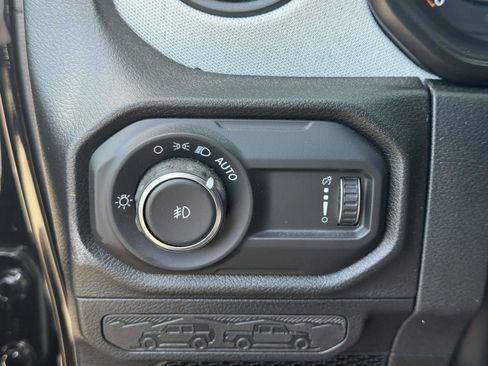 Used 2026 Jeep Wrangler Unlimited Sport AWD/4WD image 18