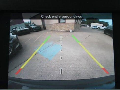 Used 2019 Jeep Cherokee Latitude Plus w/ Comfort/Convenience Group FWD image 30