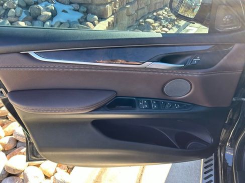 Used 2018 BMW X5 xDrive40e image 12
