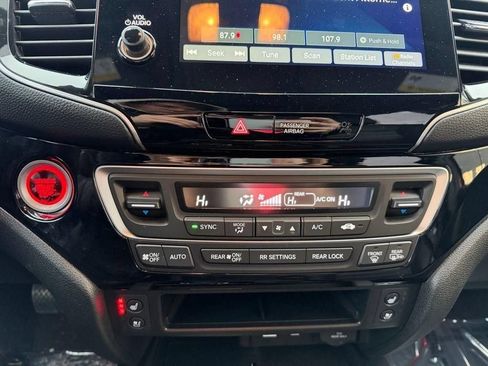Used 2024 Honda Passport Black Edition image 21