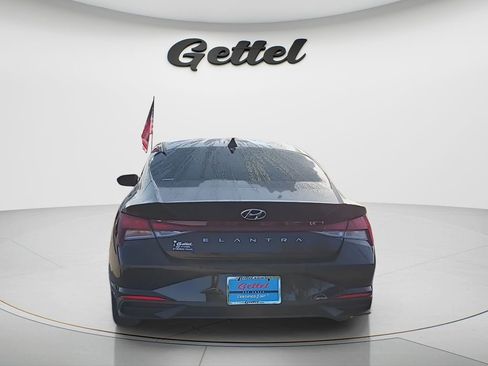 Certified 2023 Hyundai Elantra SEL w/ Convenience Package image 2