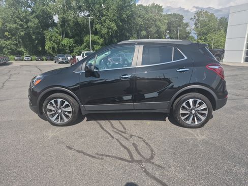 Used 2022 Buick Encore Preferred w/ Safety Package AWD/4WD image 2