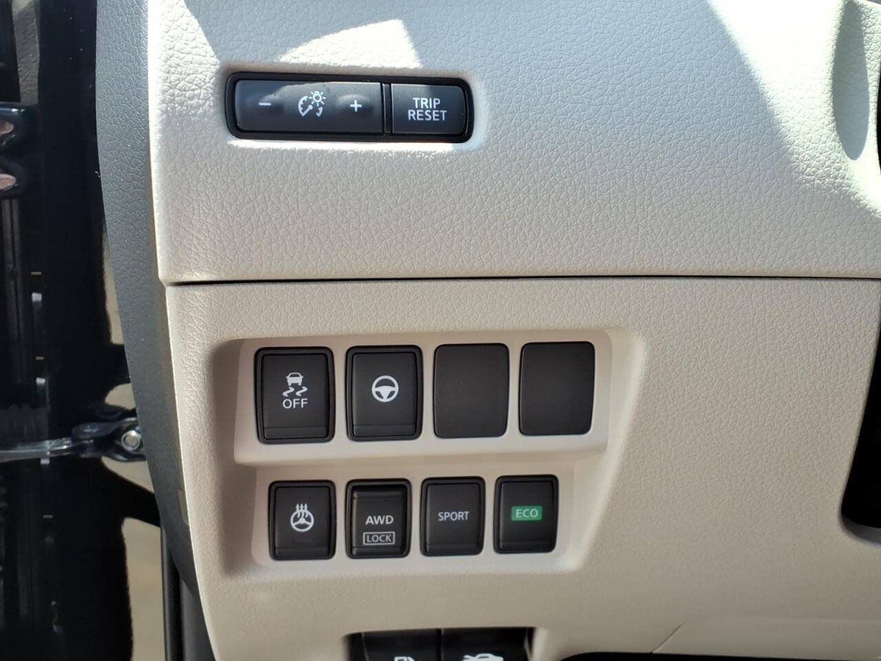 Used 2022 Nissan Rogue Sport SL AWD/4WD image 17
