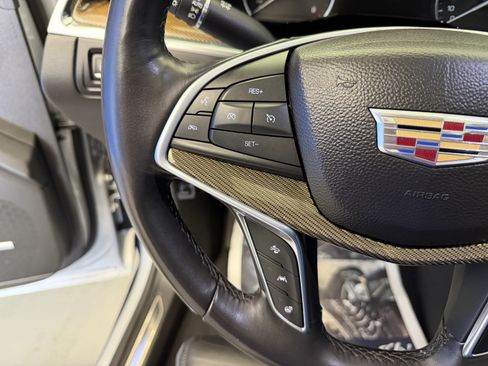 Used 2017 Cadillac XT5 Platinum AWD/4WD image 17