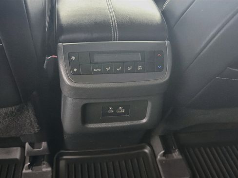 Used 2022 Nissan Pathfinder SL FWD image 26