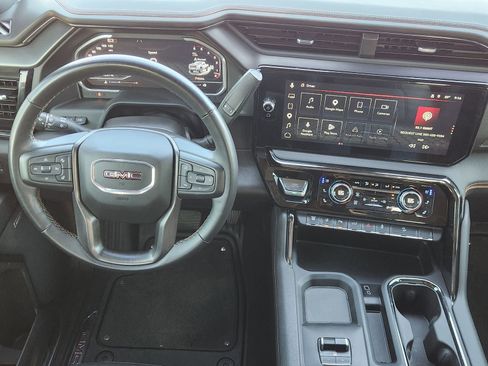 Used 2024 GMC Sierra 2500 AT4 w/ Technology Package AWD/4WD image 31