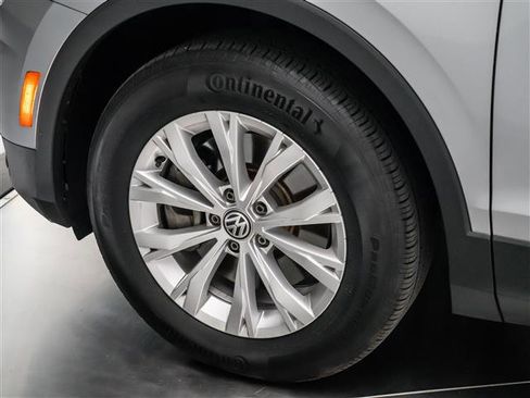 Used 2019 Volkswagen Tiguan S image 12