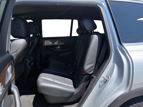 Used 2020 Mercedes-Benz GLS 450 4MATIC image 16