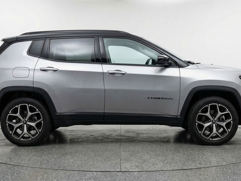 Used 2025 Jeep Compass Limited AWD/4WD image 11