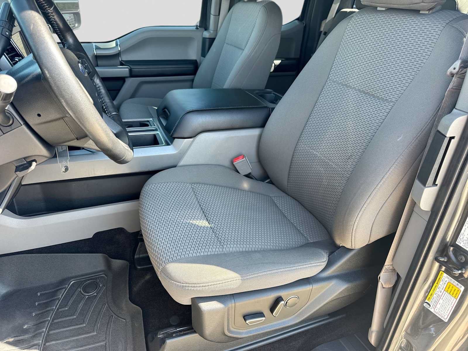 Used 2018 Ford F150 XLT w/ Equipment Group 302A Luxury AWD/4WD image 15