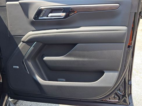 New 2025 Chevrolet Suburban Premier w/ Sun And Tow Package image 8