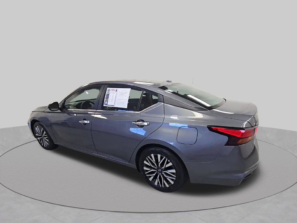 Used 2025 Nissan Altima 2.5 SV FWD image 7