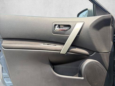 Used 2013 Nissan Rogue SV FWD image 10