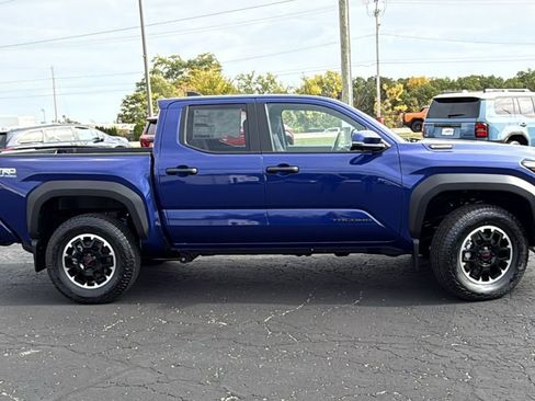 New 2025 Toyota Tacoma TRD Off-Road image 9
