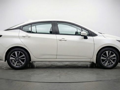Used 2025 Nissan Versa SV FWD image 11