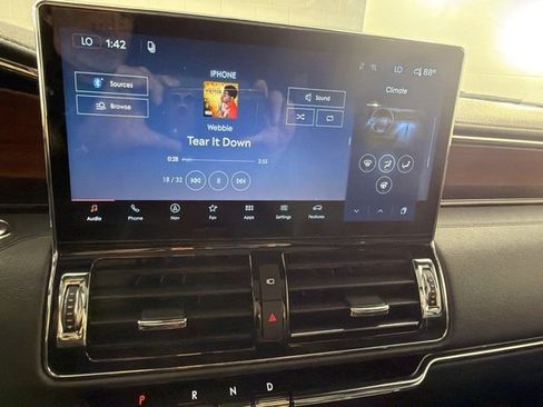 Used 2024 Lincoln Navigator Reserve AWD/4WD image 31