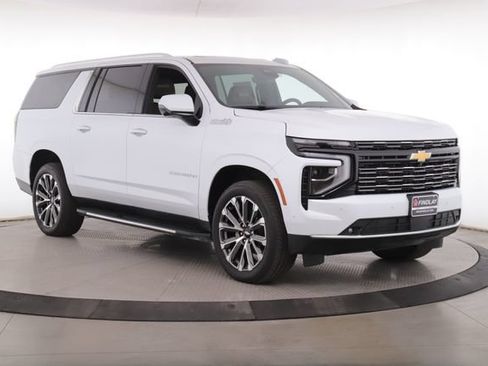 Used 2026 Chevrolet Suburban High Country w/ Sun And Tow Package AWD/4WD image 2