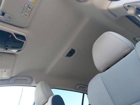 Used 2020 Subaru Outback Premium image 29