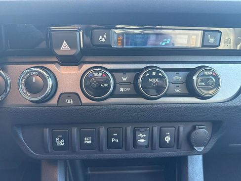 Certified 2016 Toyota Tacoma SR image 13