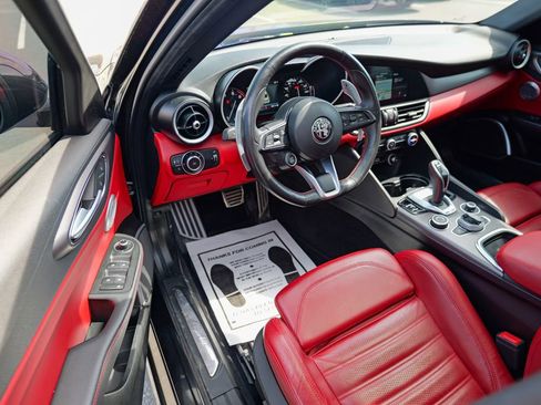 Used 2020 Alfa Romeo Giulia Ti Sport w/ Quick Order Package 22S Sport AWD/4WD image 3