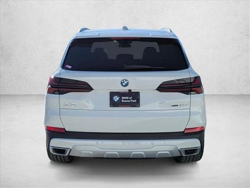 New 2026 BMW X5 xDrive50e w/ Climate Comfort Package image 8