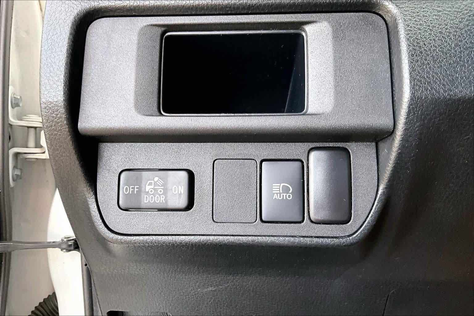 Used 2018 Toyota Tacoma SR w/ SR Convenience Package RWD image 31