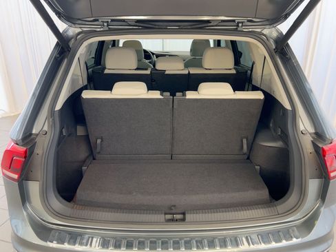 Used 2019 Volkswagen Tiguan SEL Premium image 32