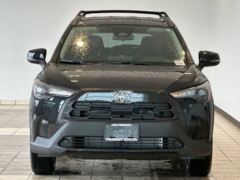 Used 2026 Toyota Corolla Cross LE image 3