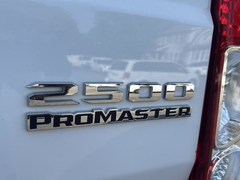Used 2025 RAM ProMaster 2500 w/ Convenience Group FWD image 5