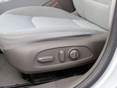 Used 2021 Chevrolet Malibu LT FWD image 11