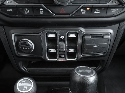 Used 2021 Jeep Wrangler Unlimited Sport image 16