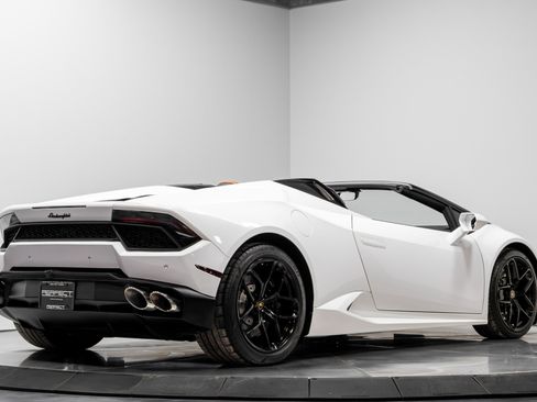 Used 2019 Lamborghini Huracan LP 580-2 RWD image 12