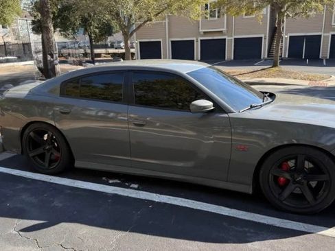 Used 2019 Dodge Charger Scat Pack w/ Navigation & Travel Group RWD image 3