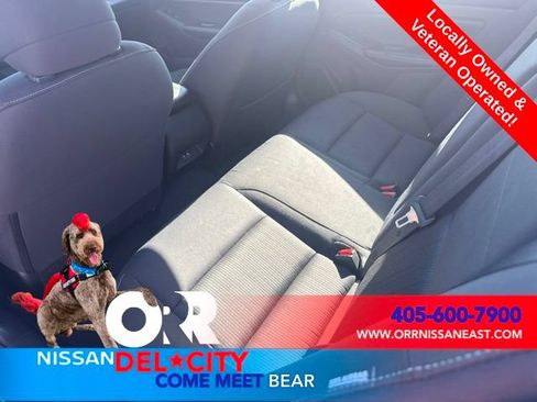 Used 2025 Nissan Altima 2.5 SV FWD image 10