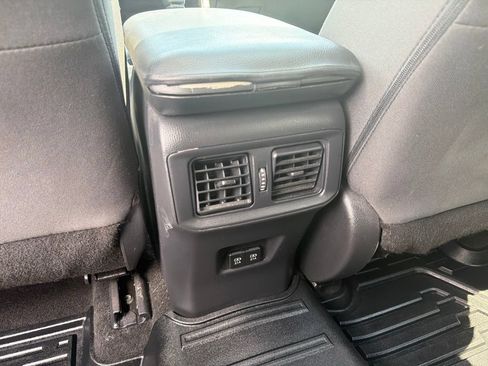 Used 2021 Toyota RAV4 XLE w/ Convenience Package AWD/4WD image 34