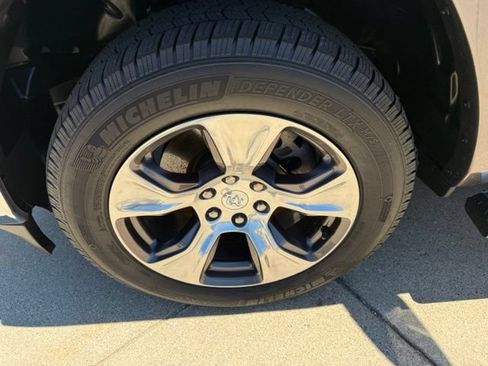 Used 2019 RAM 1500 Laramie AWD/4WD image 23