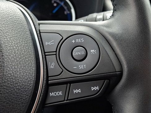 Used 2022 Toyota RAV4 Limited AWD/4WD image 22