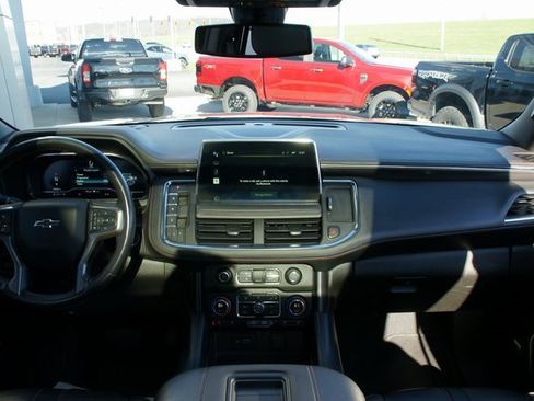 Used 2022 Chevrolet Suburban RST w/ Sport Performance Package image 36