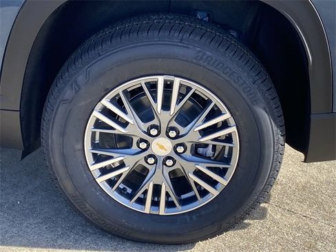 New 2026 Chevrolet Traverse LT w/ Driver Confidence Package image 25